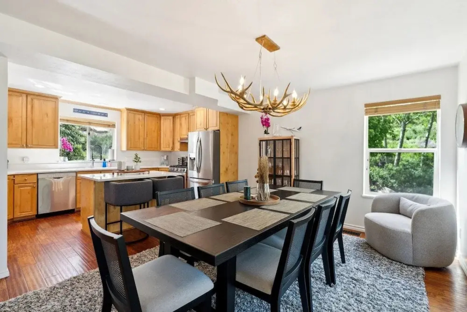 Tranquil Mountain Retreat Scenic Views & Hot Tub 4 Bedroom Home by RedAwning