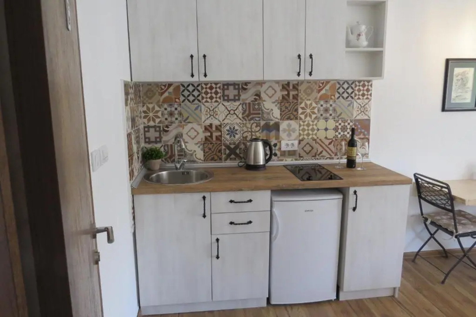 Delightful Studio Sara