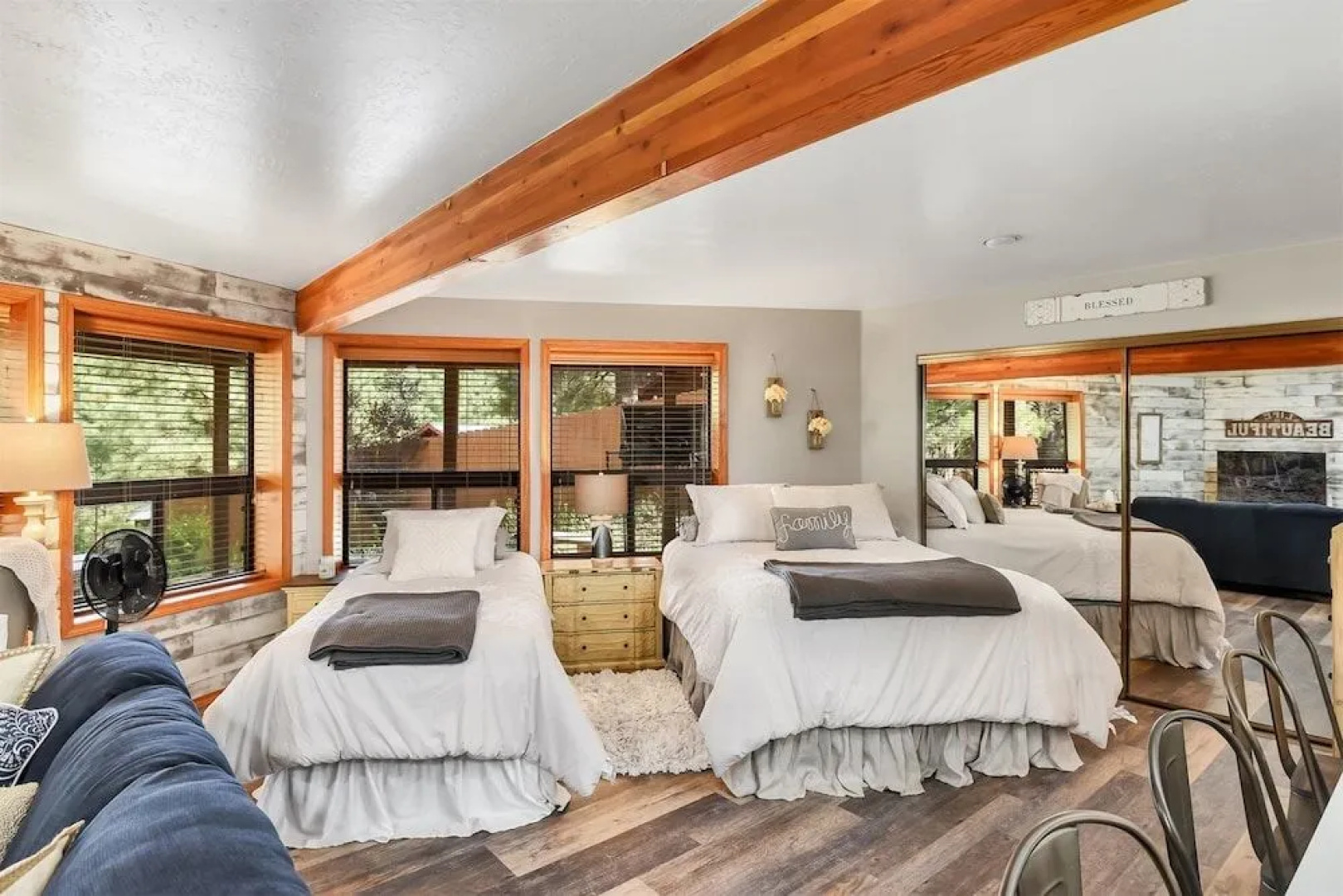 Cozy Hilltop Retreat