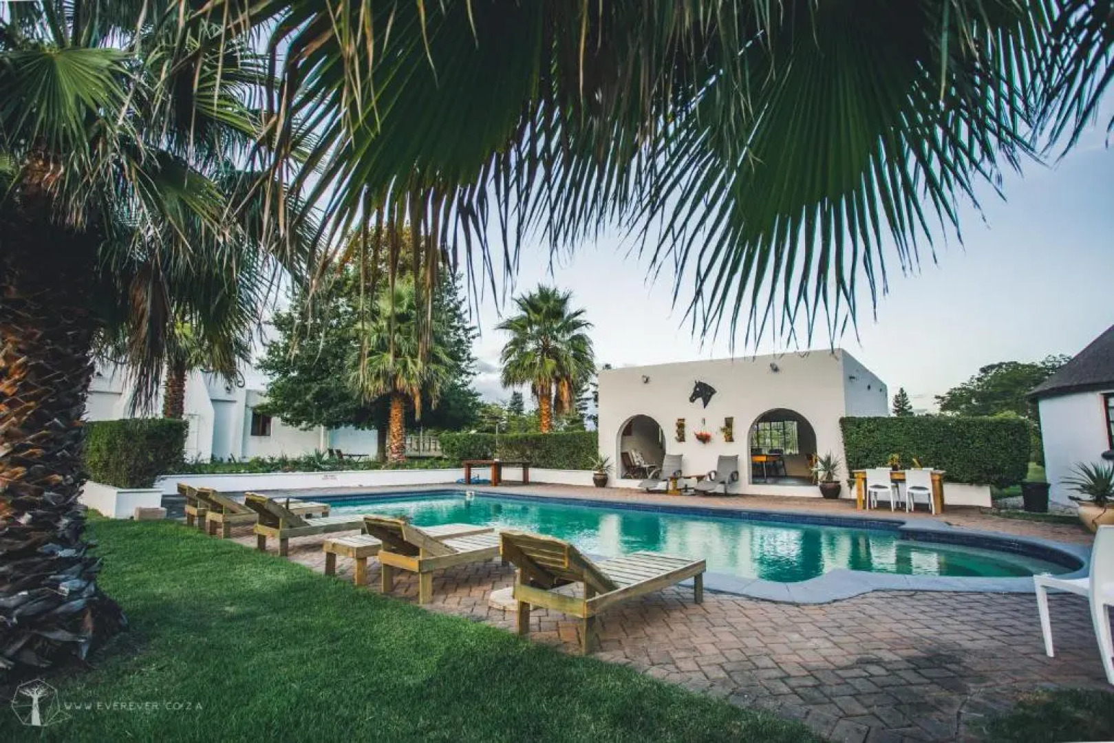 Bella Manga Country Escape