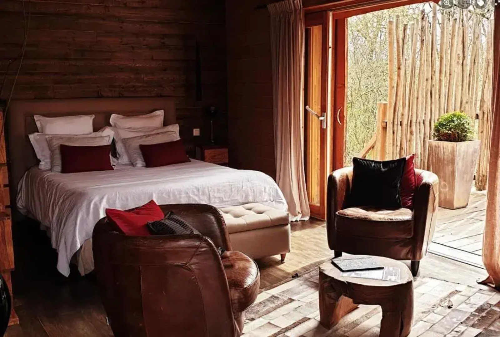 D'emilion de Sens (Adults Only)