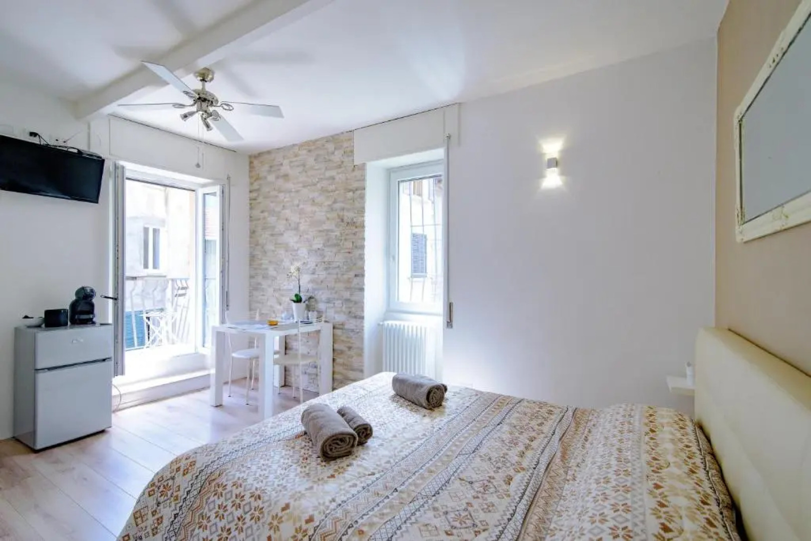 Laglio Apartment Above George