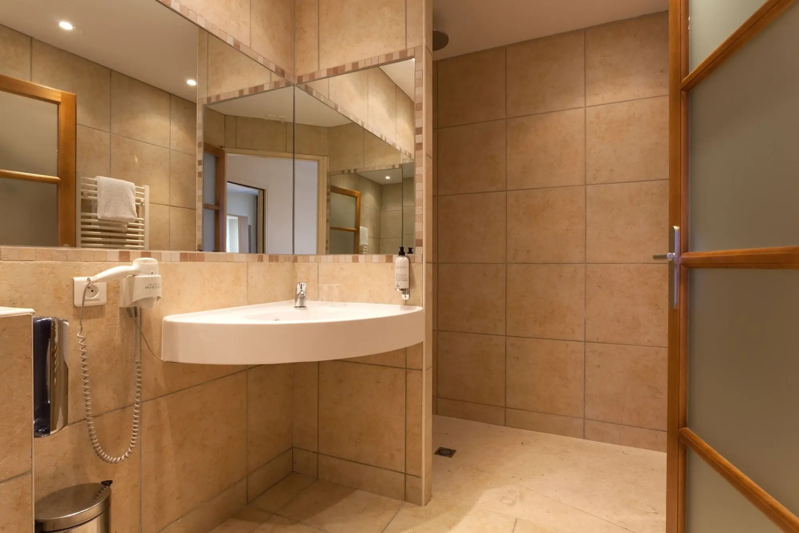 B&B HOTEL Nîmes Ville Active