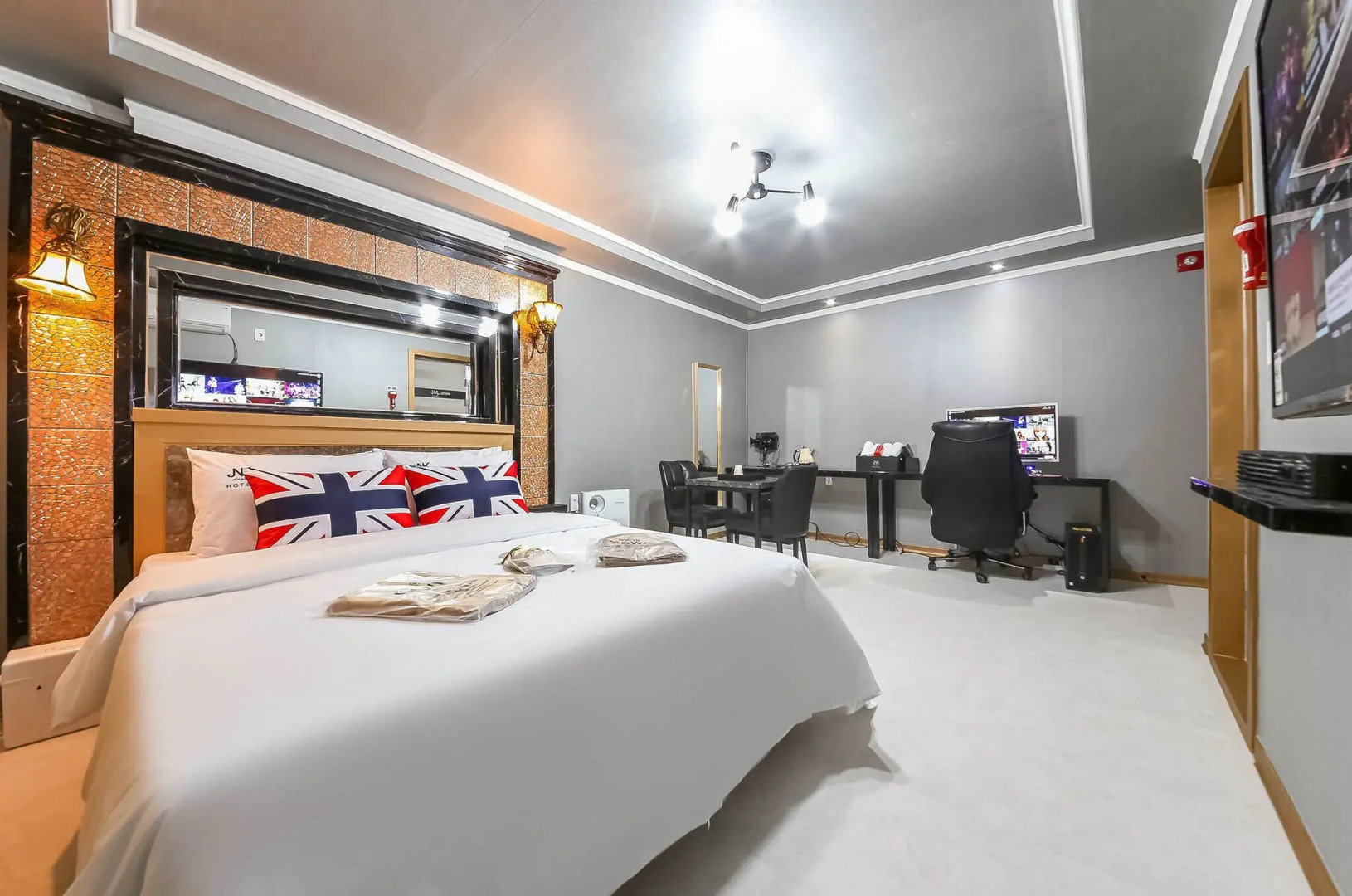 Gunsan JNK Classic Hotel - Gray