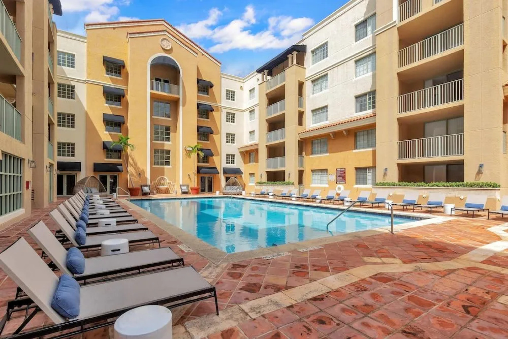 Dharma Home Suites Coral Gables at Gables Grand Plaza