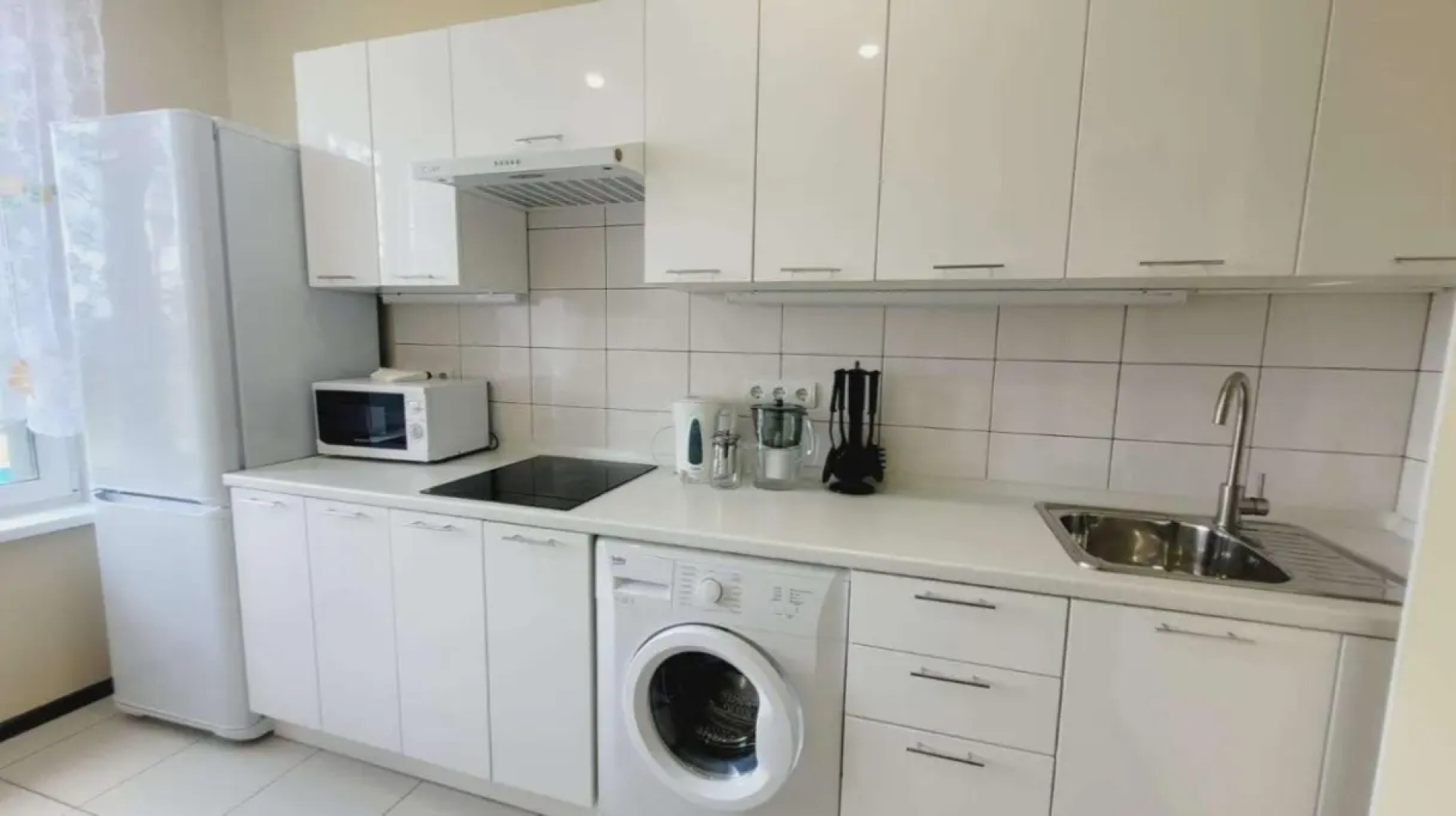 Две Столицы на улице Константина Вороницына