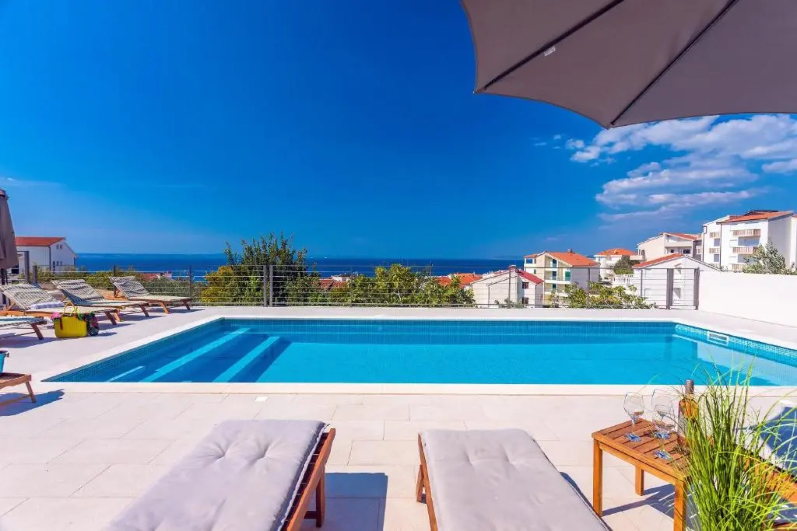 Villa Diva with 7 bedrooms, heated pool, sauna and fun zone, sea views