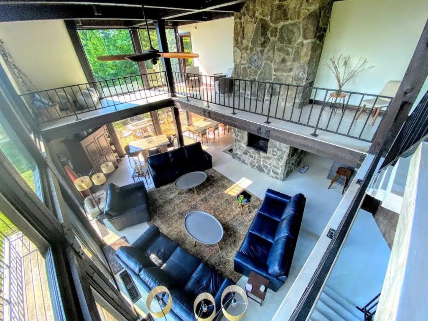 RL Breathtaking views and grand unique style, private mountain retreat 4WD recommended