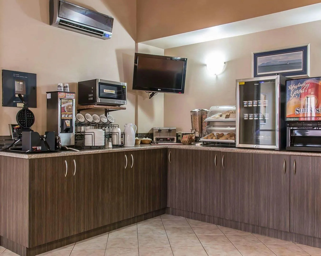 Howard Johnson by Wyndham Thunder Bay