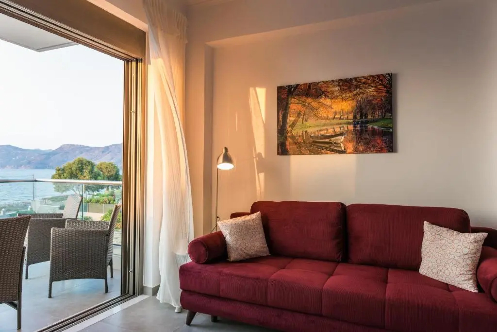 Niovi Seaside Suites