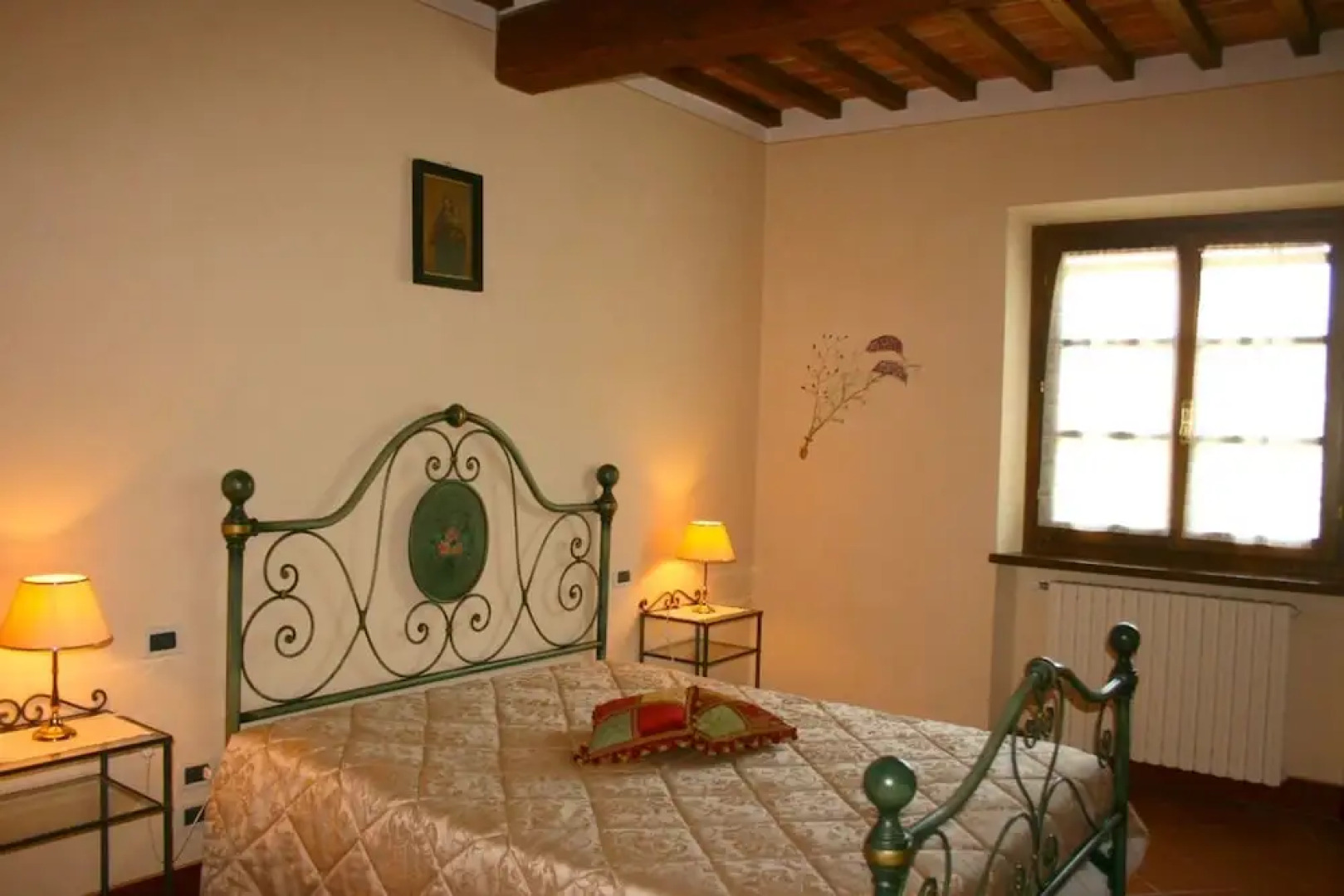 Private Villa with AC, private pool, WIFI, TV, terrace, pets allowed, parking, close to Arezzo