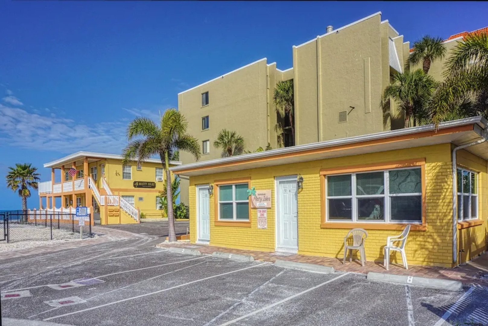 Misty Isles Redington Beachfront Suite 24 by Tech Travel