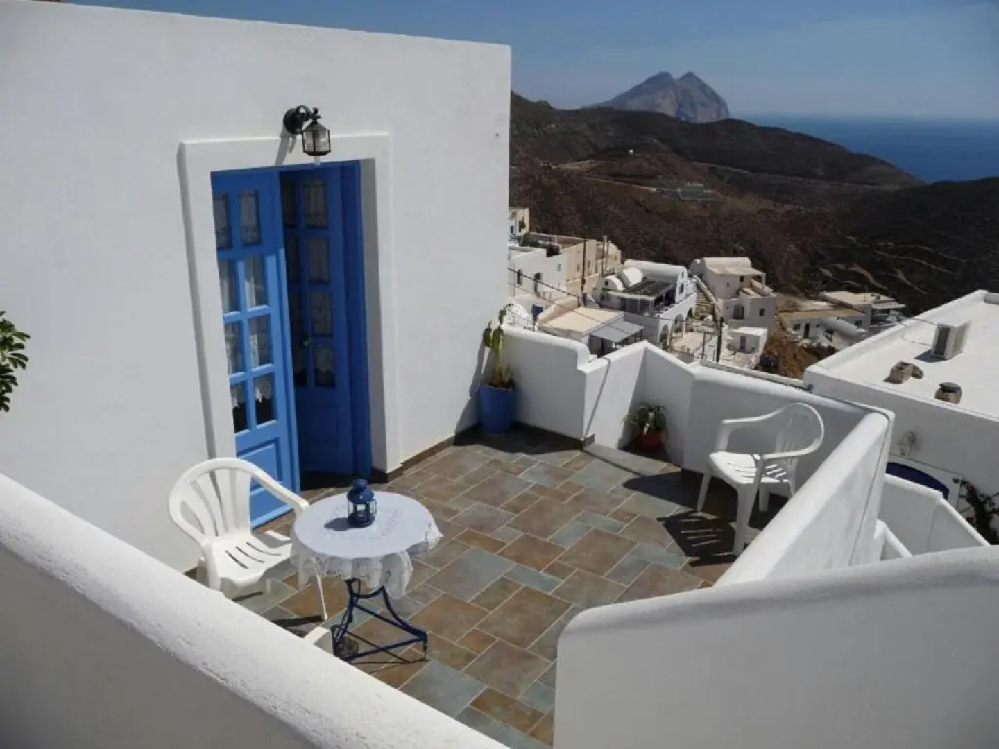 Floras Rooms and Studios