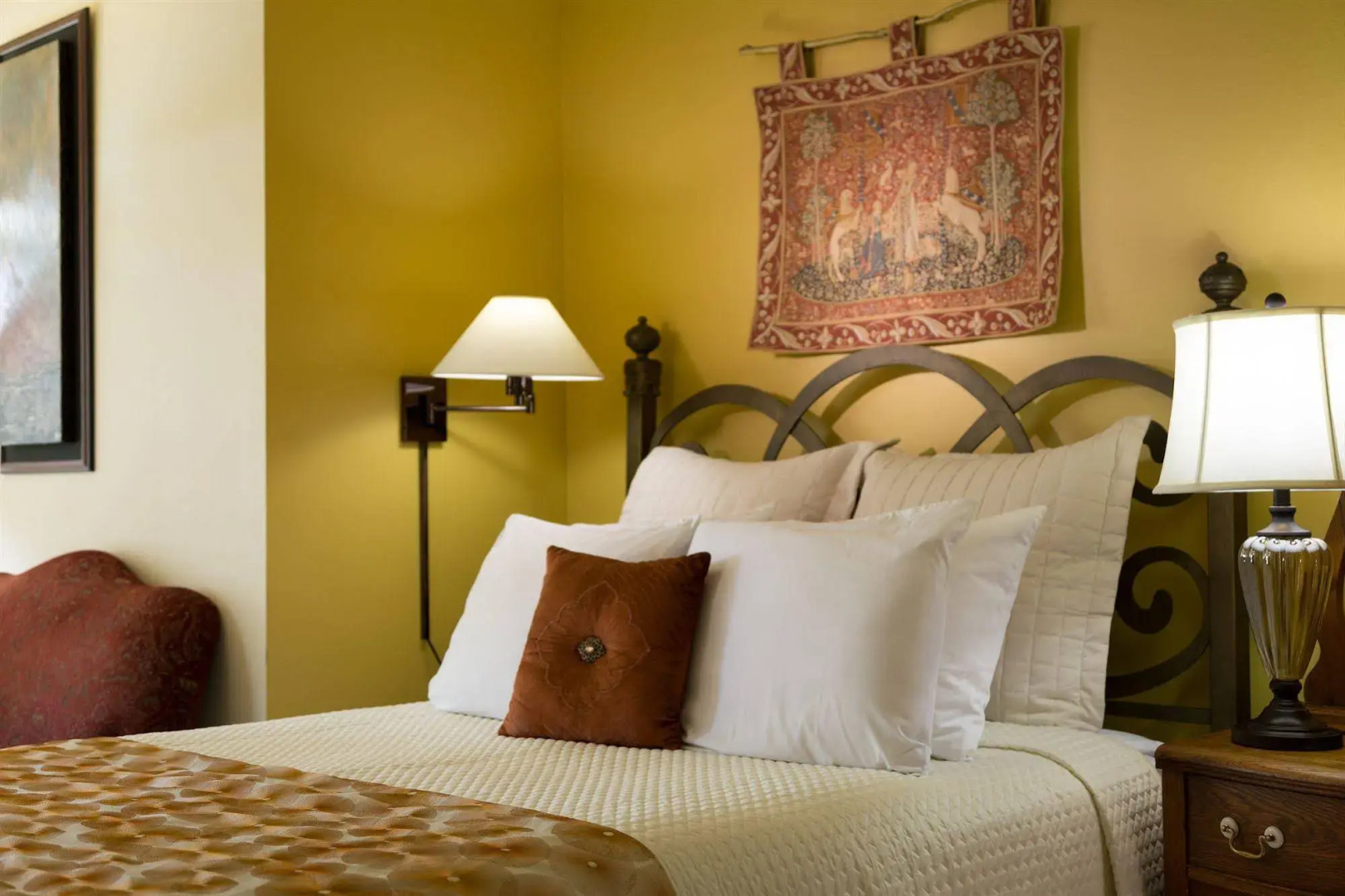 Lookout Point Lakeside Inn