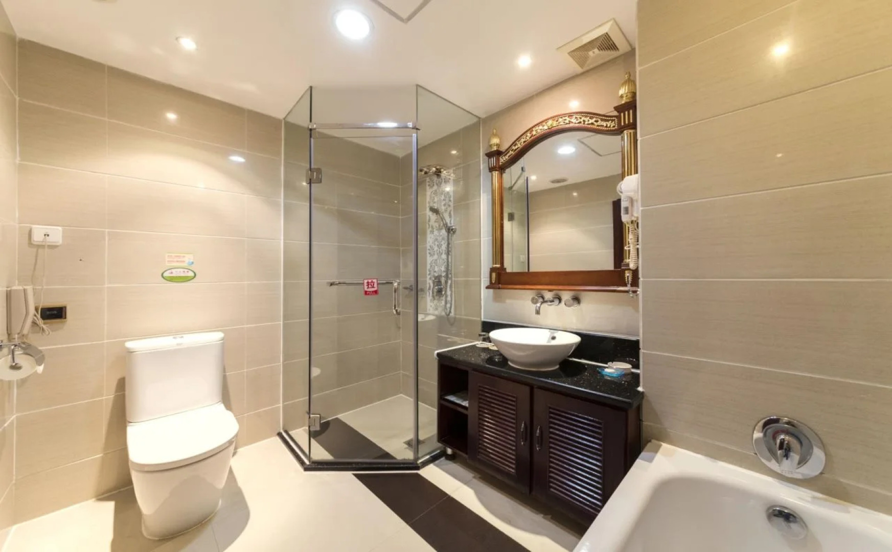 Yangshuo New West Street International Hotel