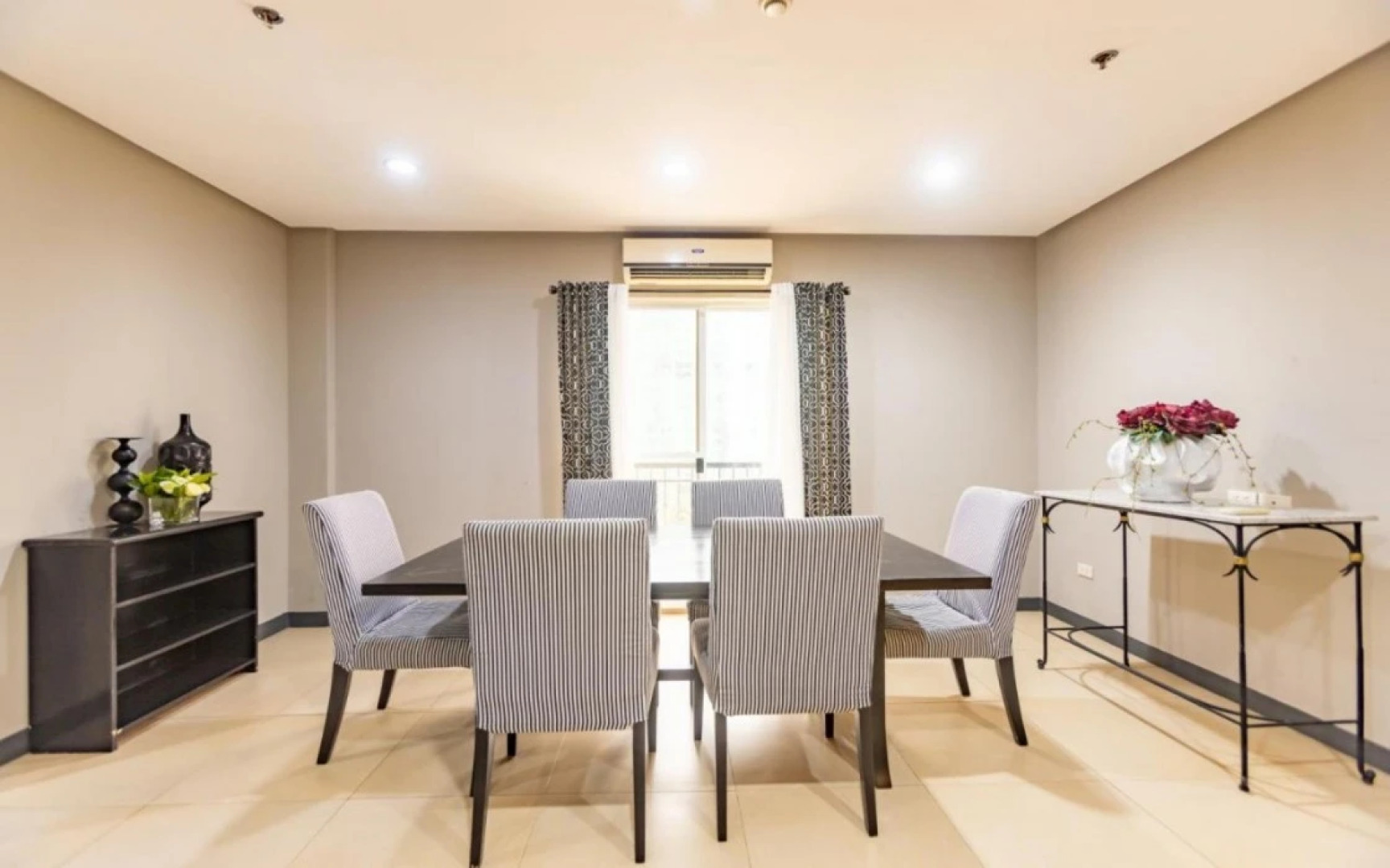 Sta. Barbara Residence Hotel