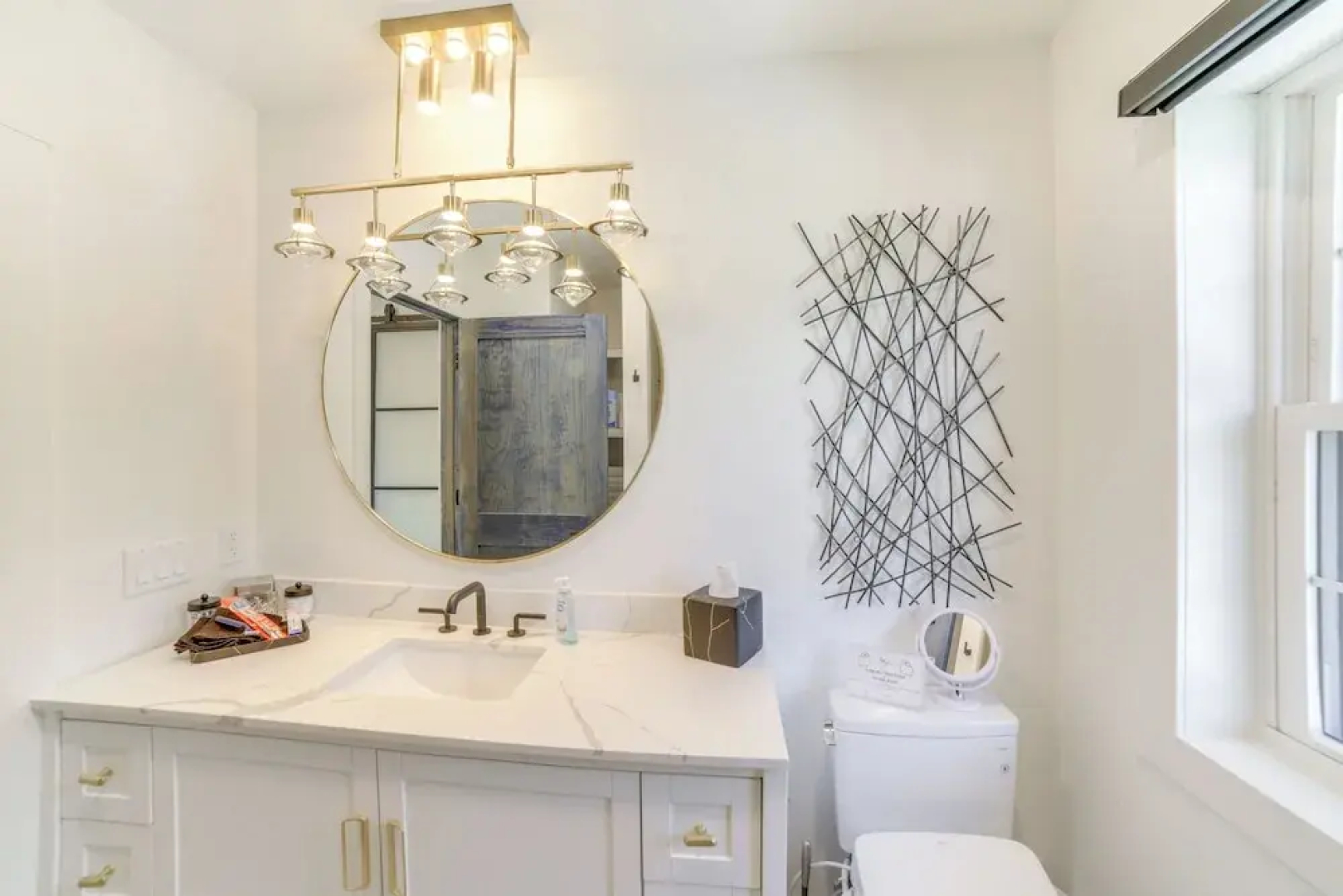 Walk to Waterfront: Michigan Retreat w/ Game Room