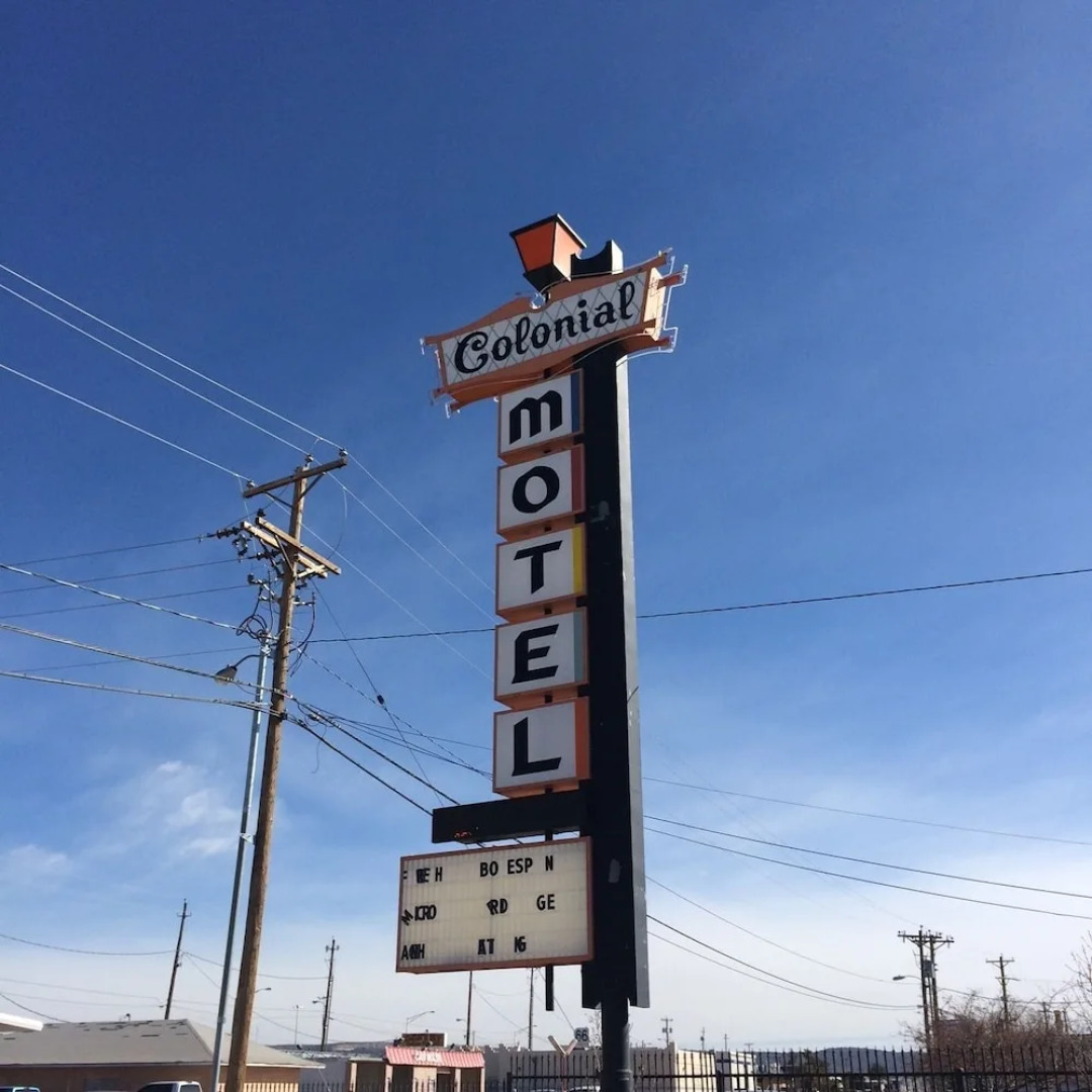 Colonial Motel