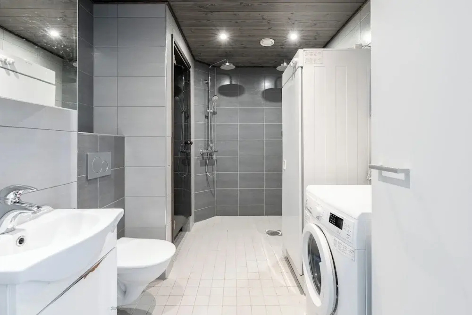 Peaceful 2BR Getaway Cabin at Riihivuori