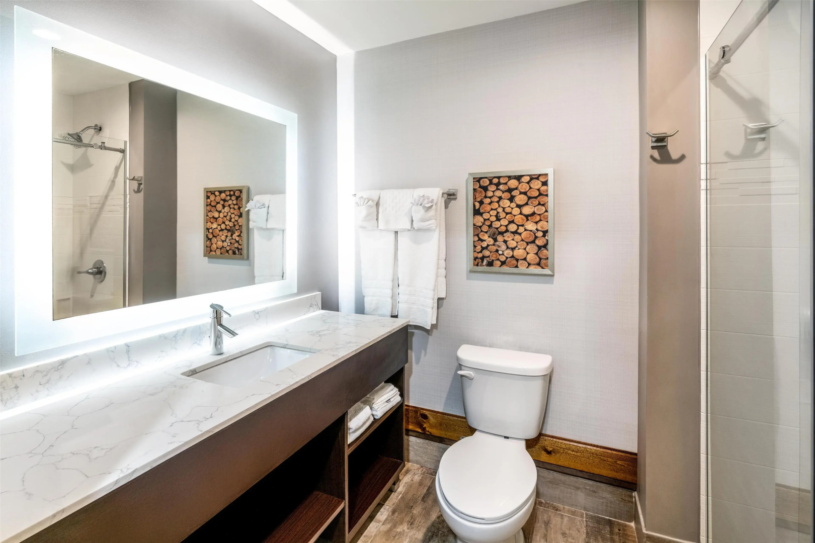 Aiden by Best Western Warm Springs Hotel and Event Center