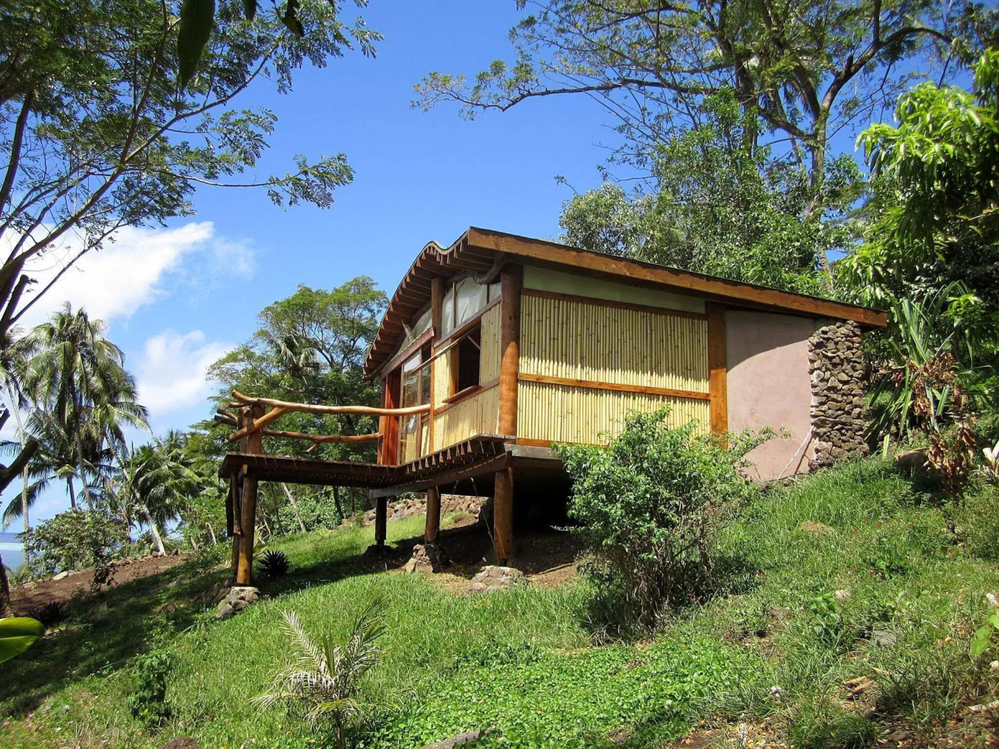 Fare Oviri Lodge