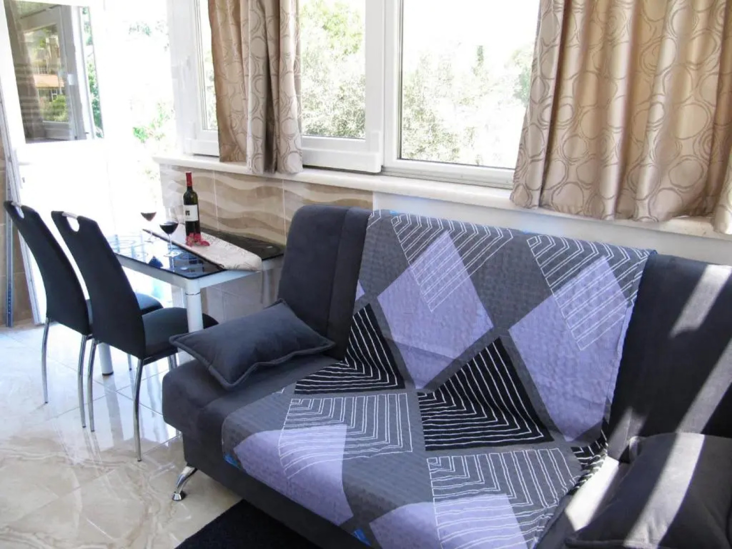 Apartmans and Rooms Dunjini Dvori