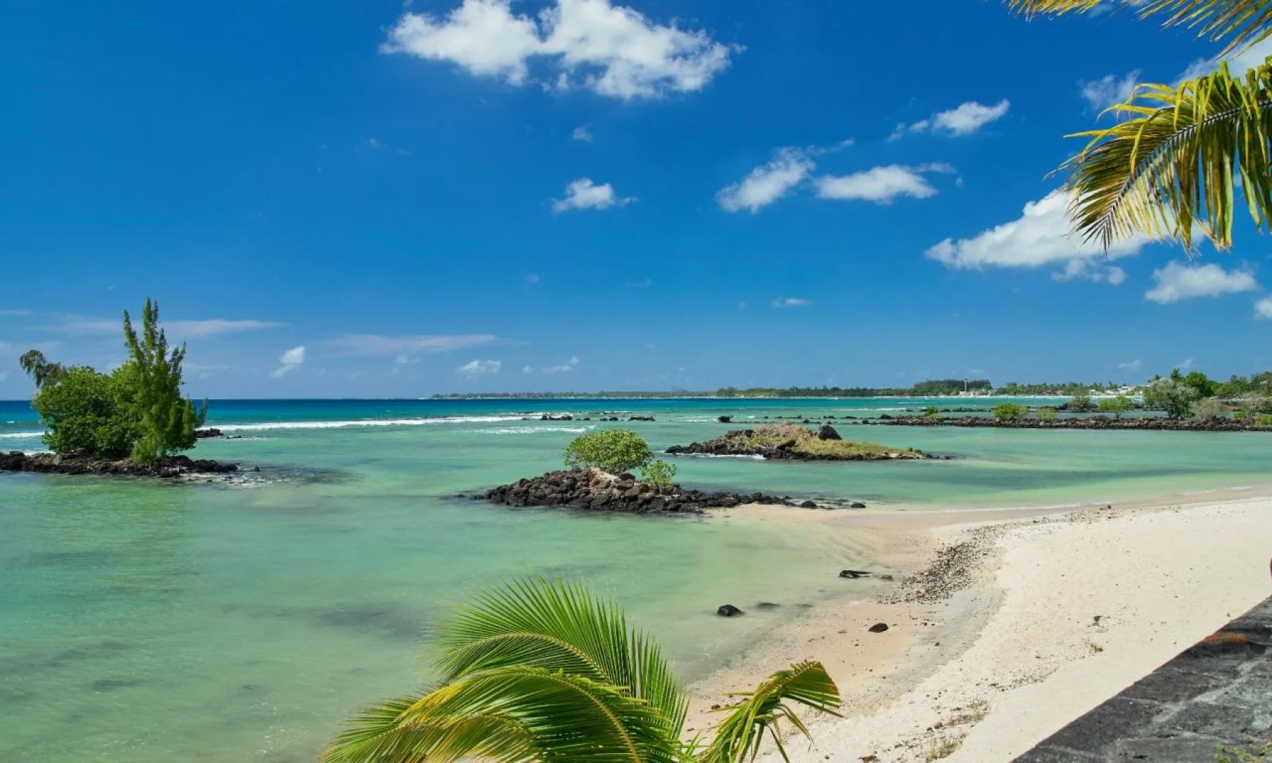 Bel Azur Beachfront Suites and Penthouses by Lov