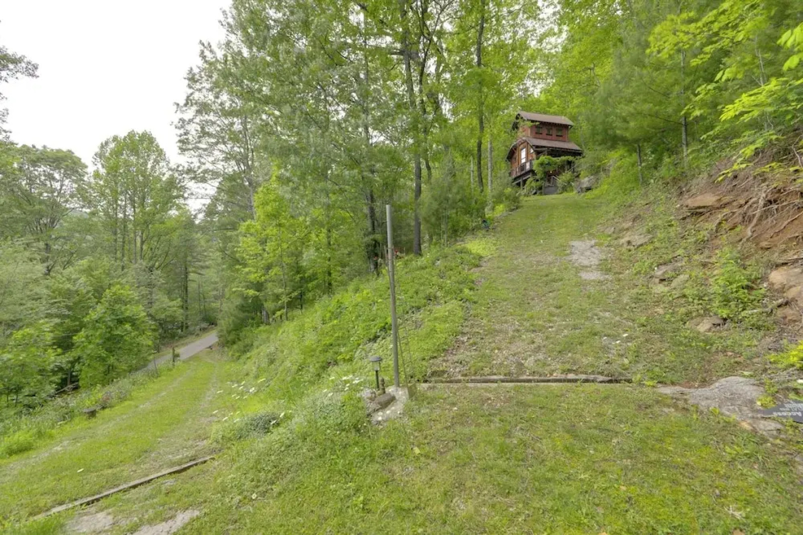 Waterfall Views - 'blue Ghost' Cabin in Cullowhee!