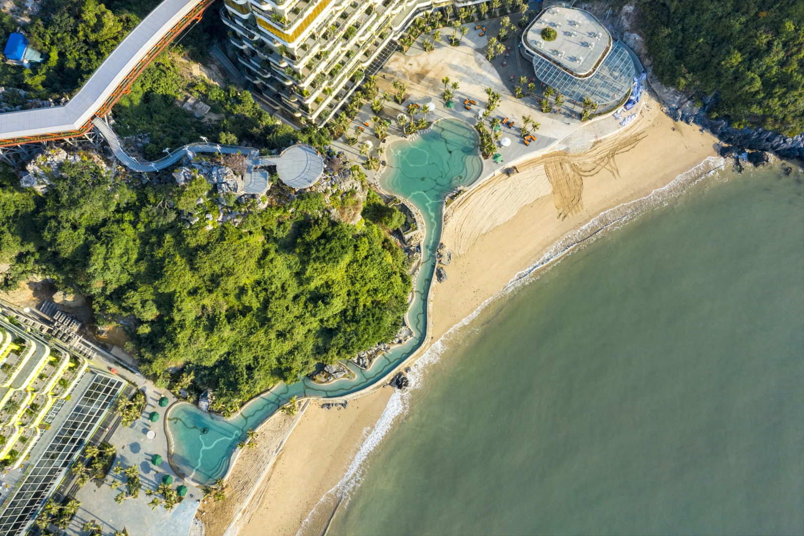 Курортный отель Wyndham Grand Flamingo Cat Ba Resort