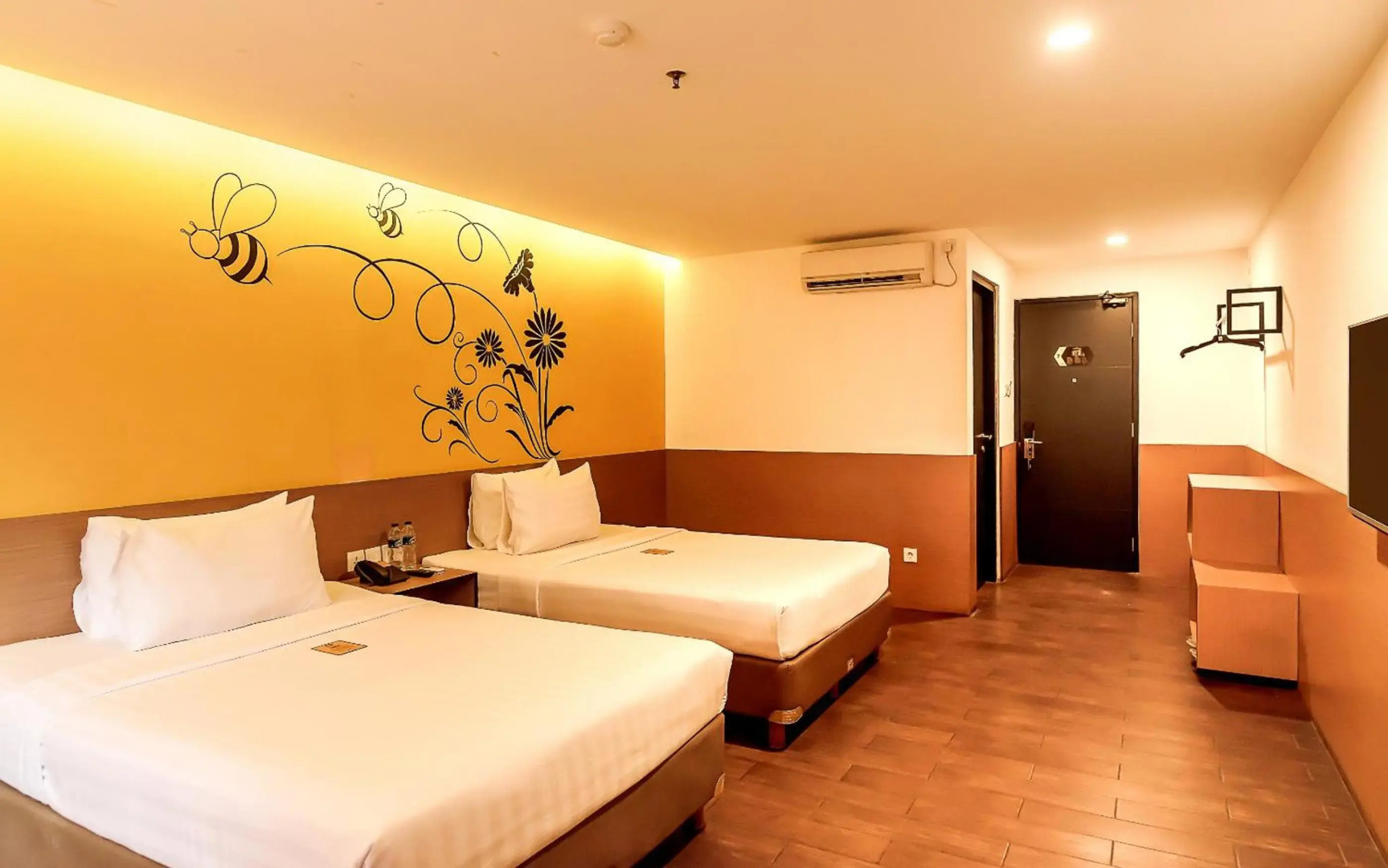 Yellow Bee Tangerang