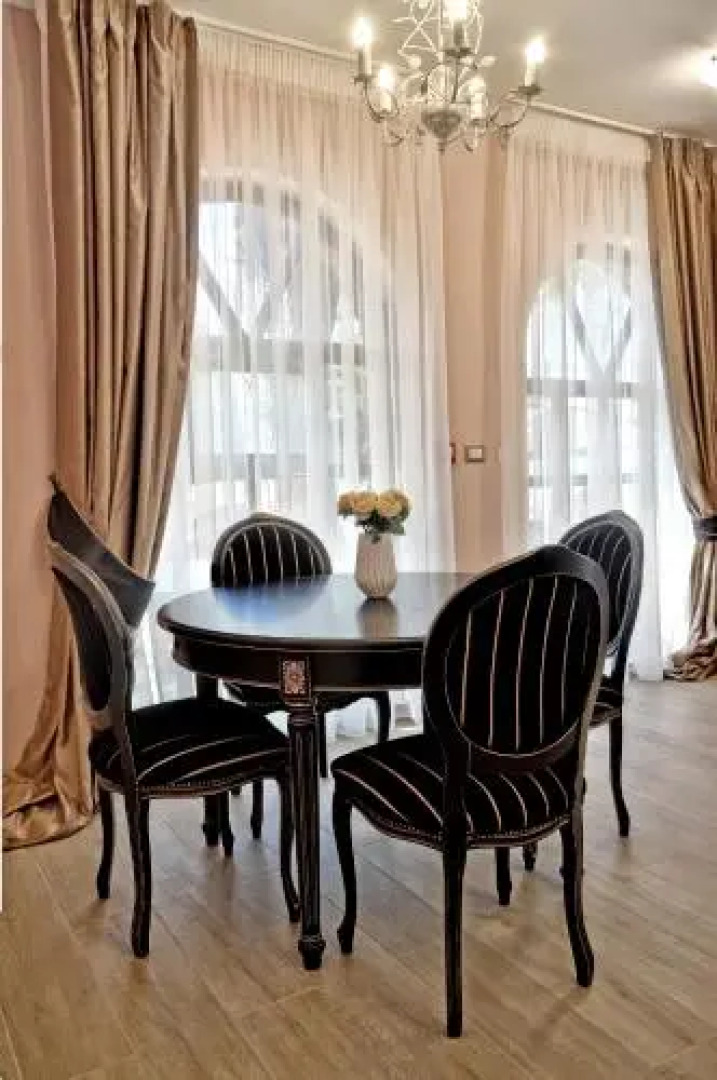 Royal Winery Queen Maria