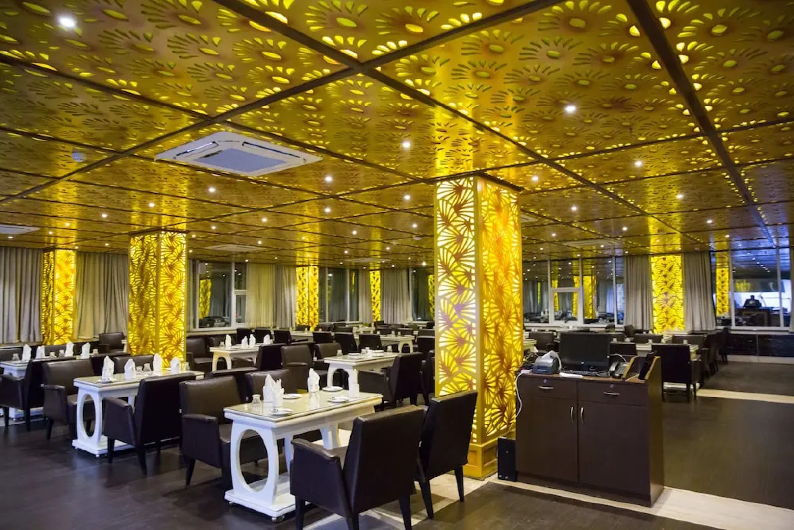 Hotel Benzz Park Vellore