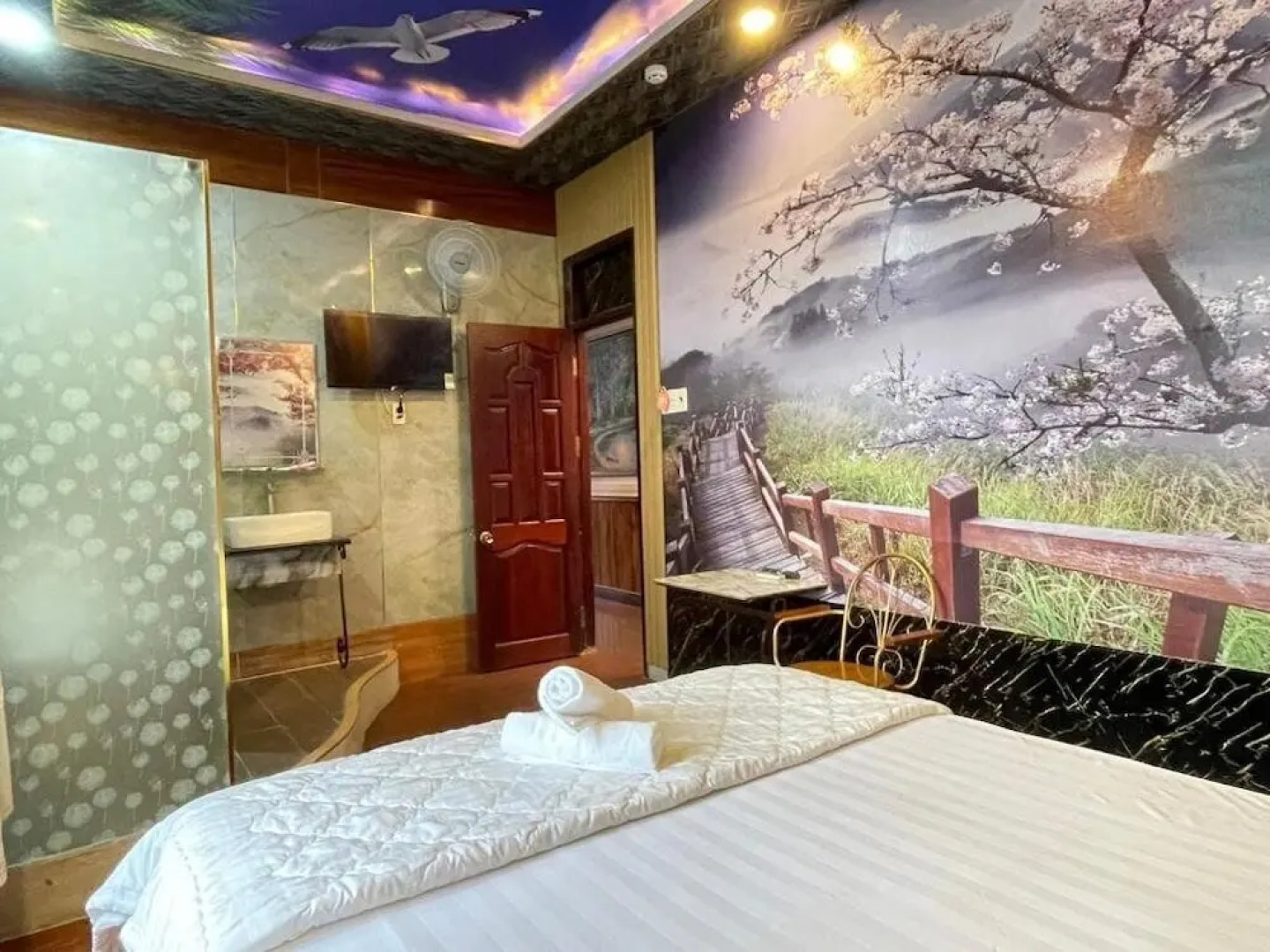 Hoang Gia Hotel Binh Duong by Bay Luxury