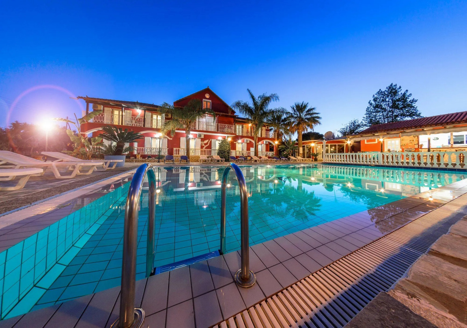 Borsalino Studios & Apartments