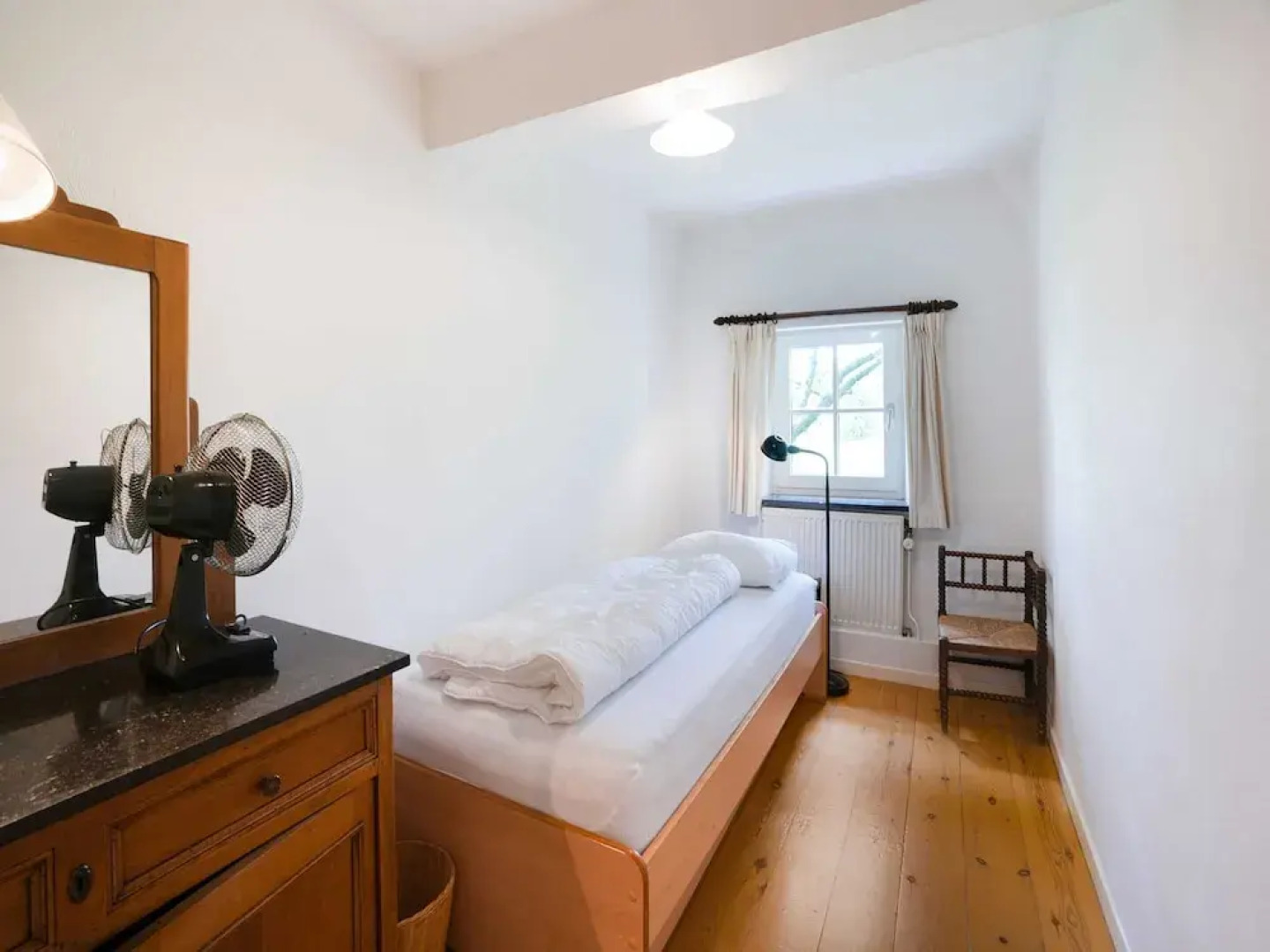 Voeren Mansion With Garden