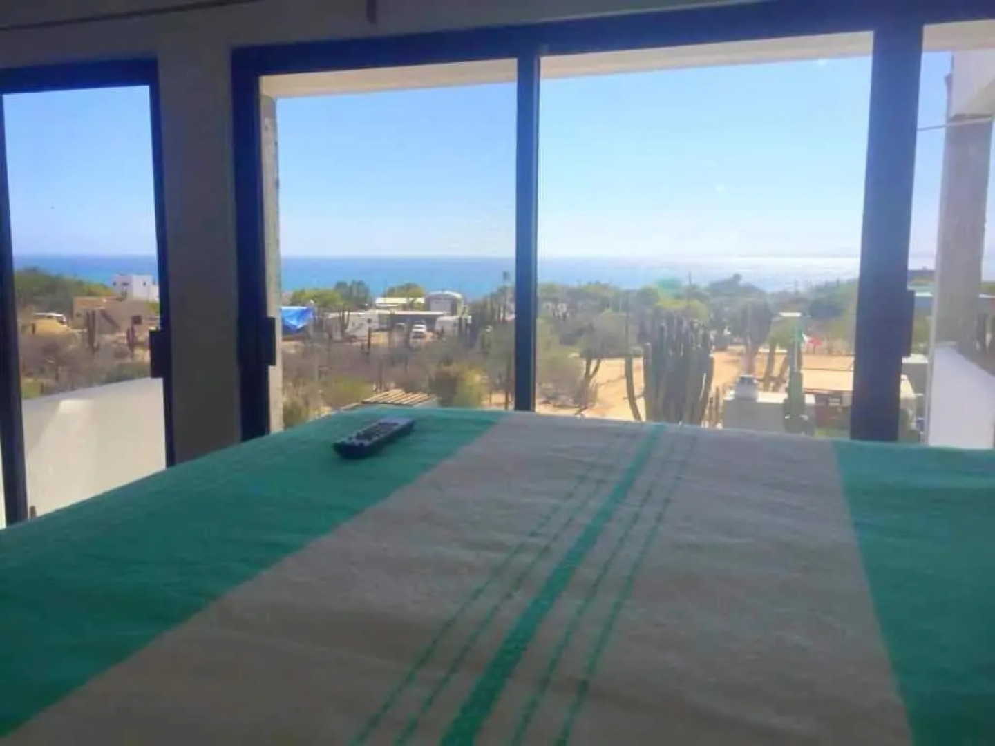 Casa Arrecife - Cozy Suite, Fast Wifi & Balcony! Beach is steps away!