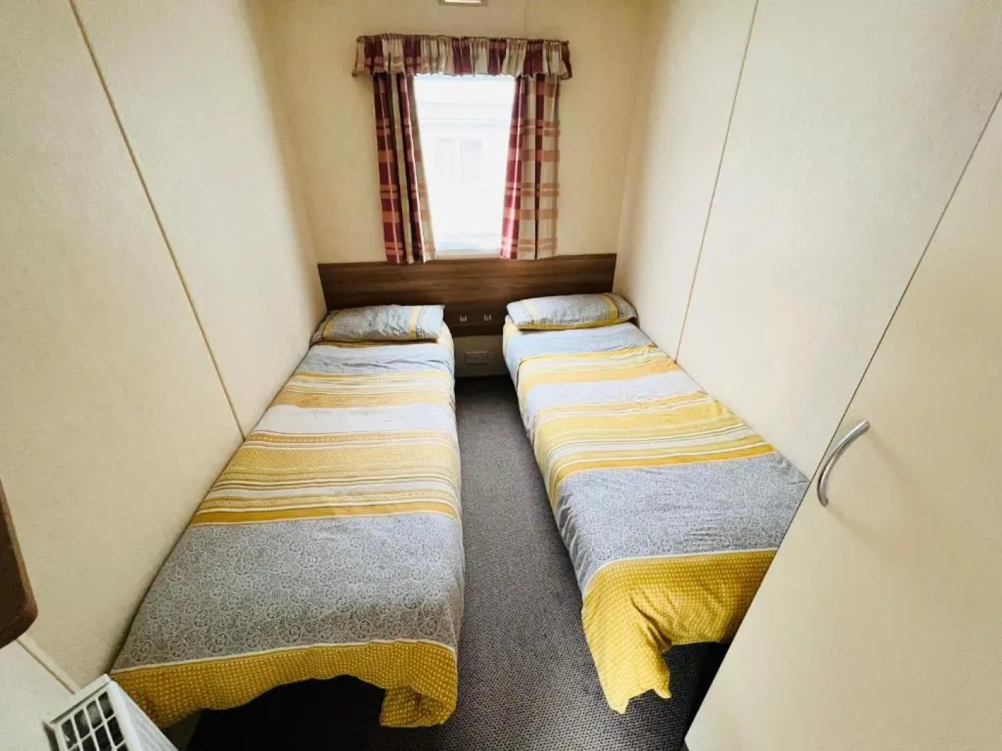 2 Bedroom Caravan NV16, Lower Hyde, Shanklin, Isle of Wight