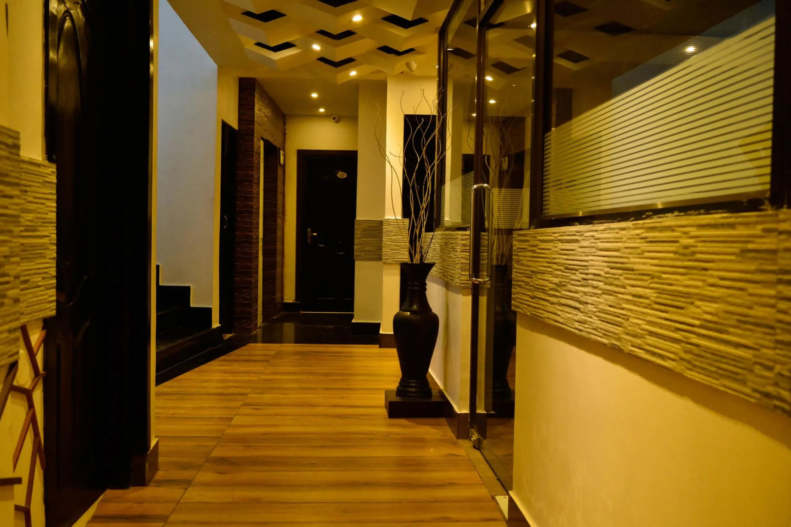 OYO 6645 Hotel Sapphire