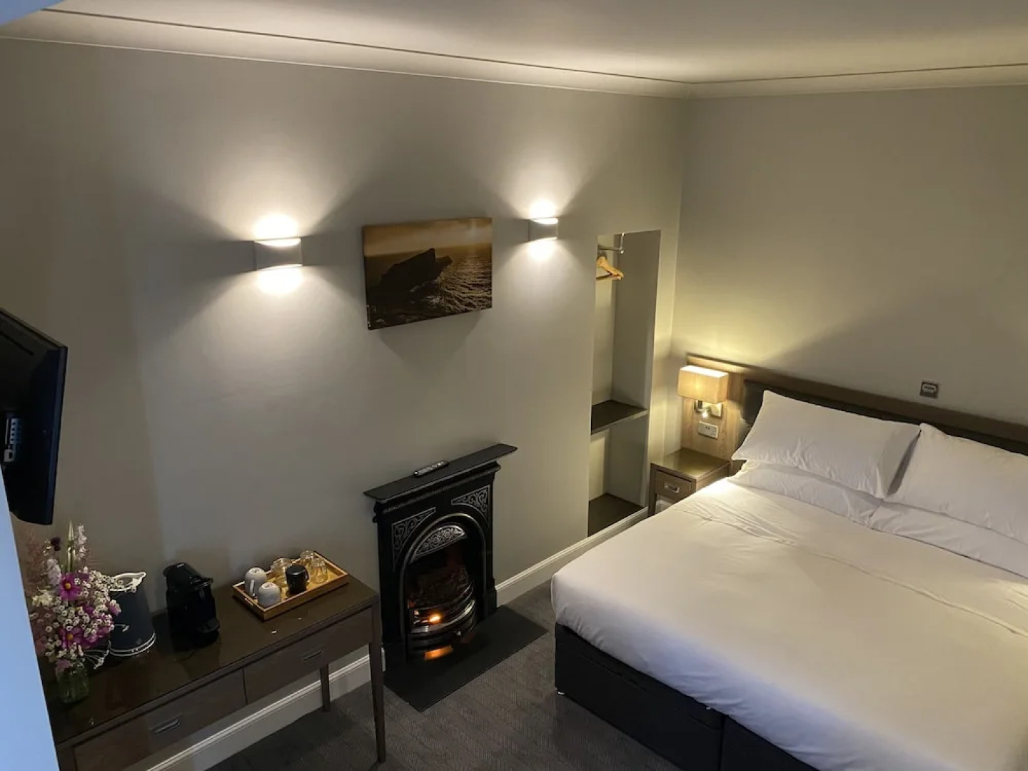 House Of Juniper - The Manse