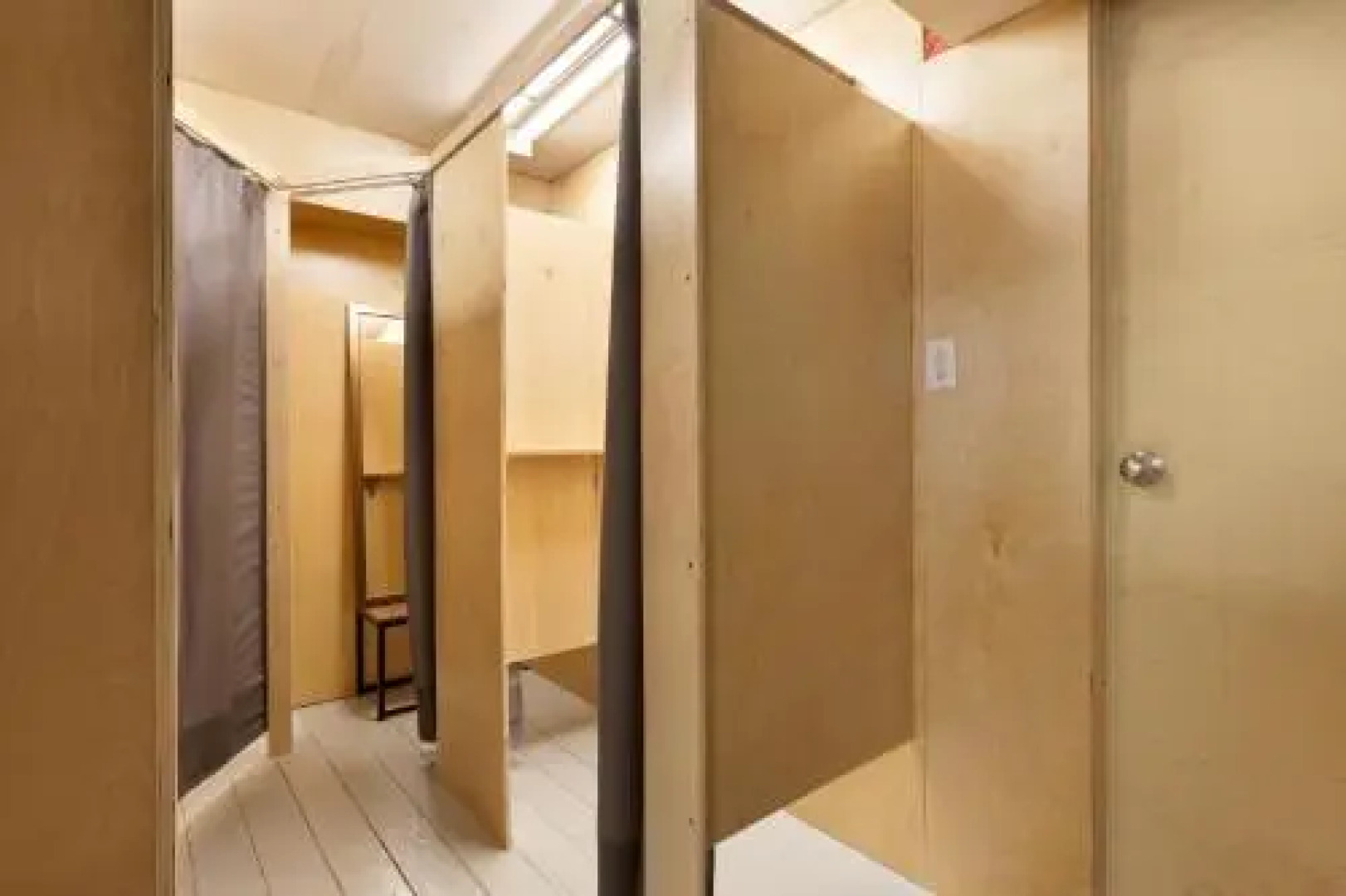 Whistler Lodge Hostel