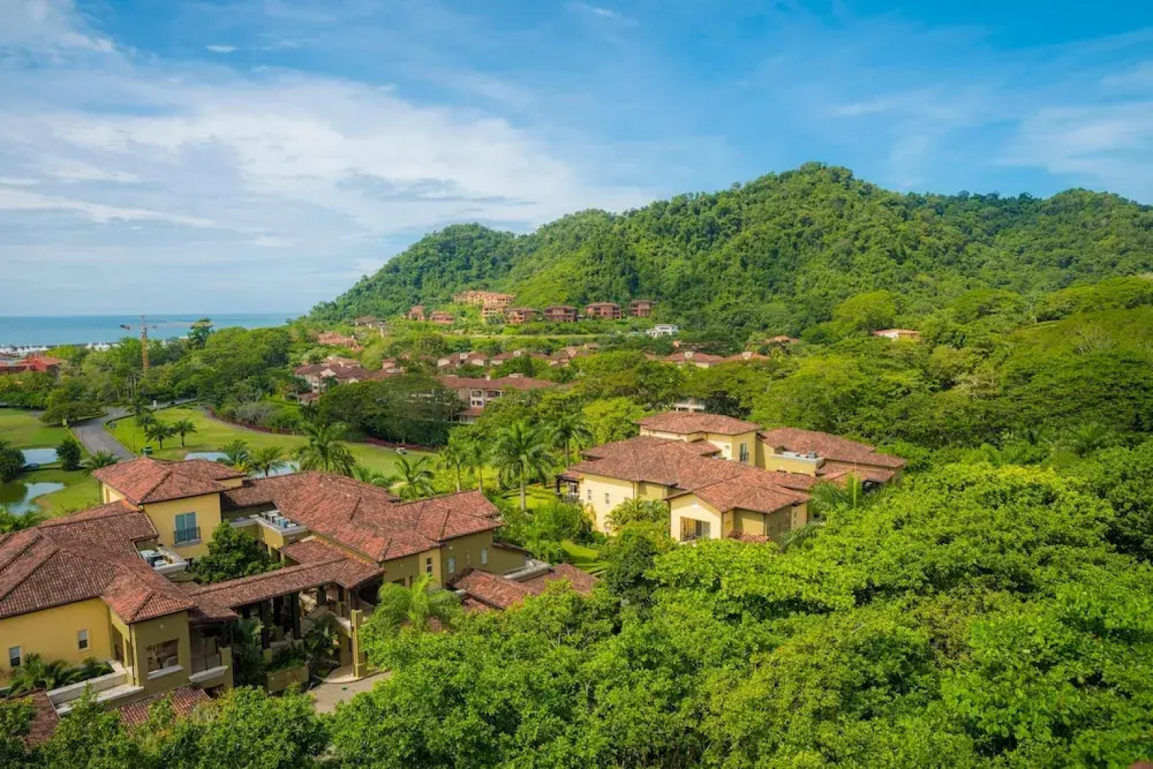 Altavista 5A 3 bdr 3 Bath Ocean View