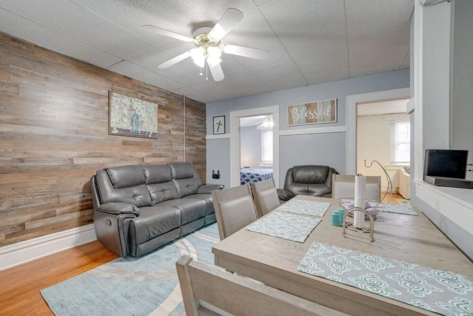 Central Beckley Studio: 8 Mi to New River Gorge