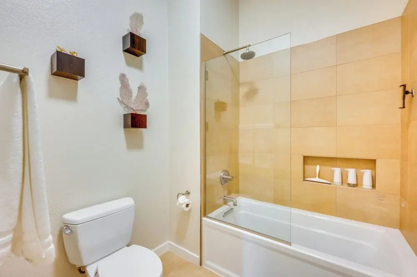 13 Mi to Dtwn Denver: Arvada Townhome w/ Deck