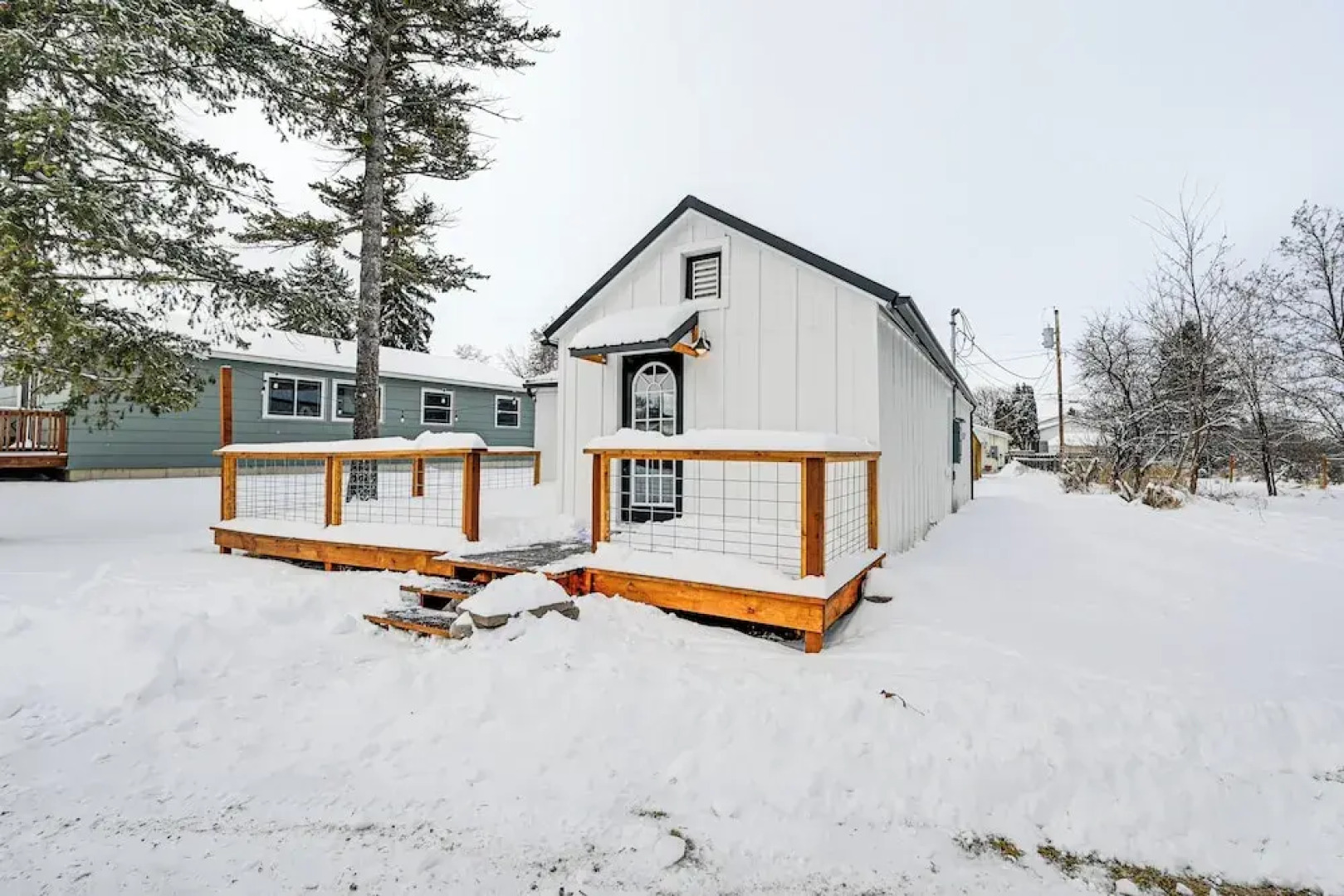 1 Mi to Main Street Polson: Updated Home w/ Deck!