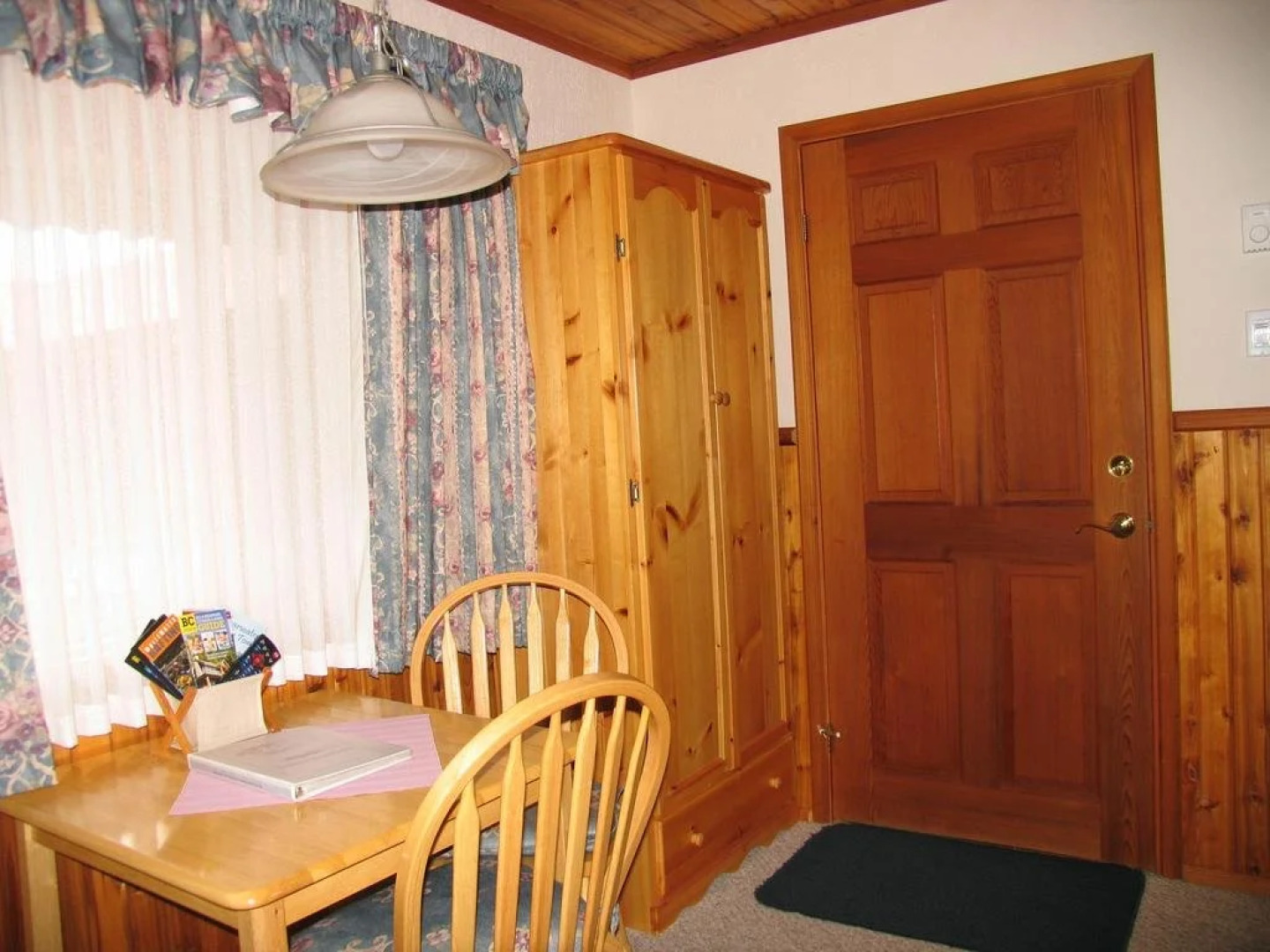 Blue Grouse Country Inn Bed & Breakfast