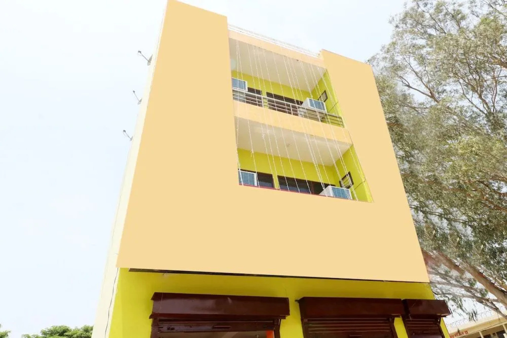 Oyo 39852 Hotel Noor