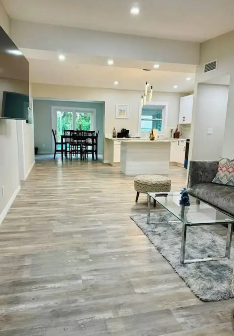 Pool Home in Seminole 5miles to Beach