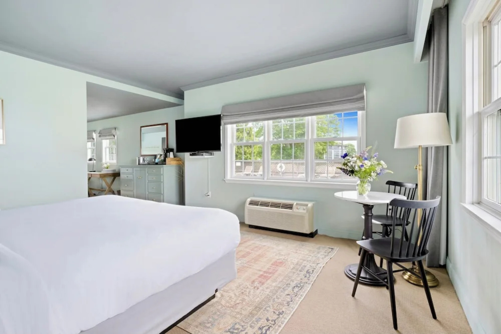 The Harbor Front Inn