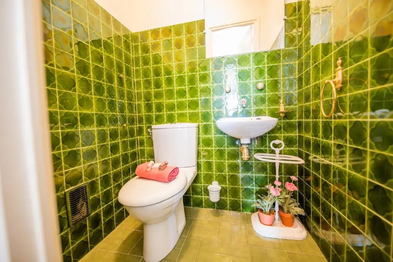 Le California AP1008