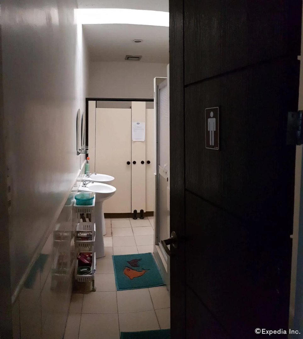 Crossroads Hostel Manila